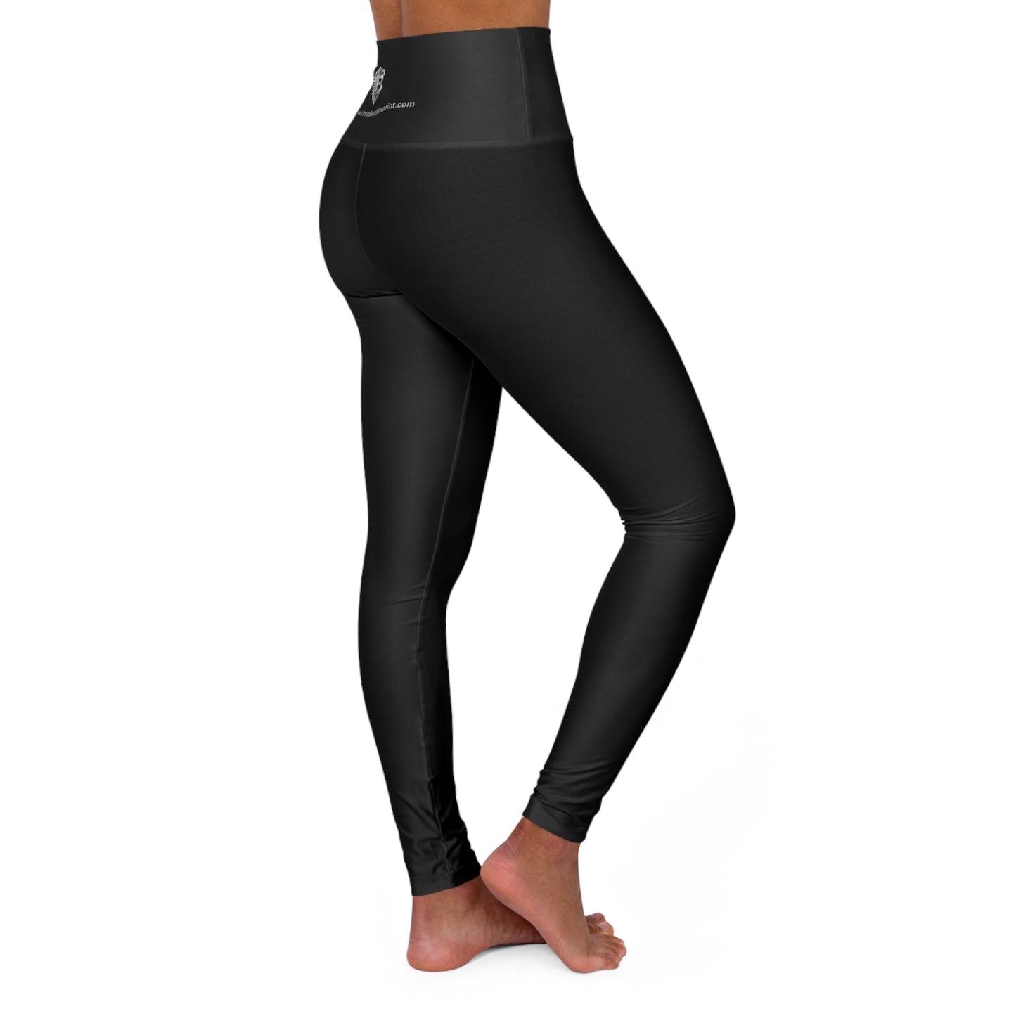 High-Waisted Black Yoga Leggings with Subtle Logo — Studio & Workout Activewear